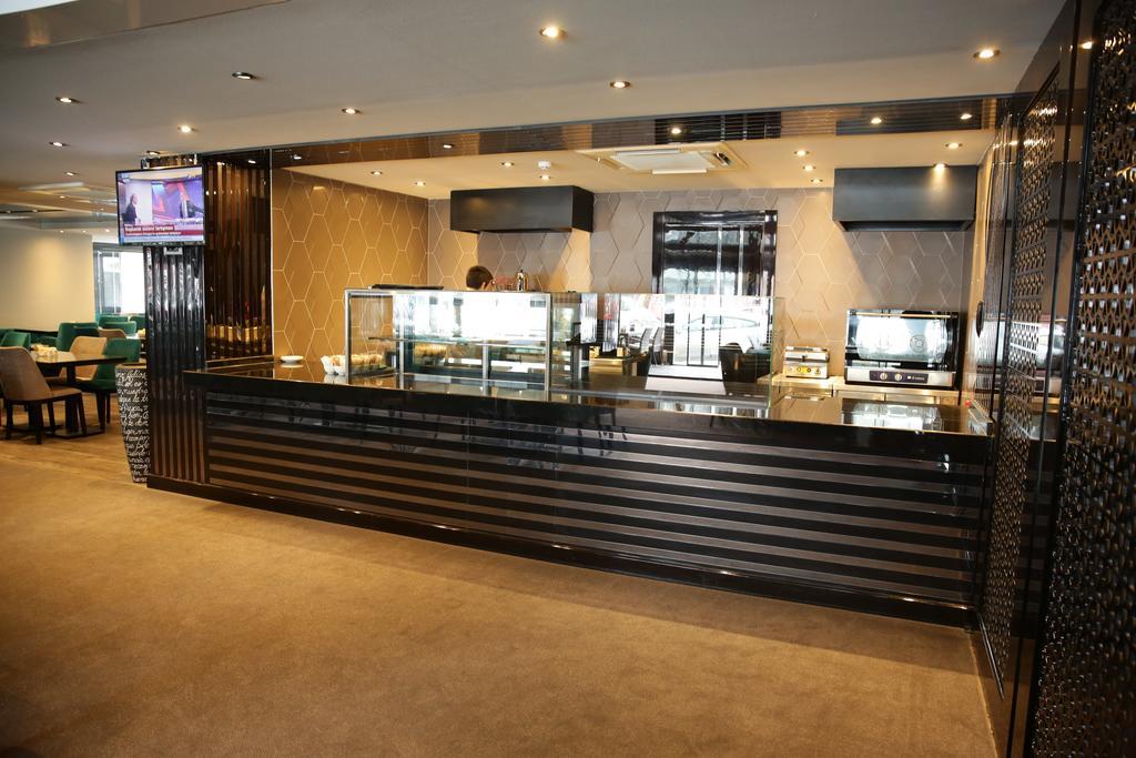 Atasehir Palace Hotel & Conference Estambul Exterior foto