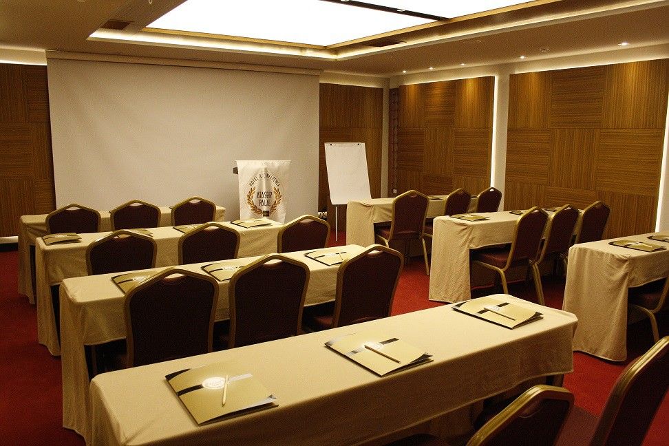 Atasehir Palace Hotel & Conference Estambul Exterior foto