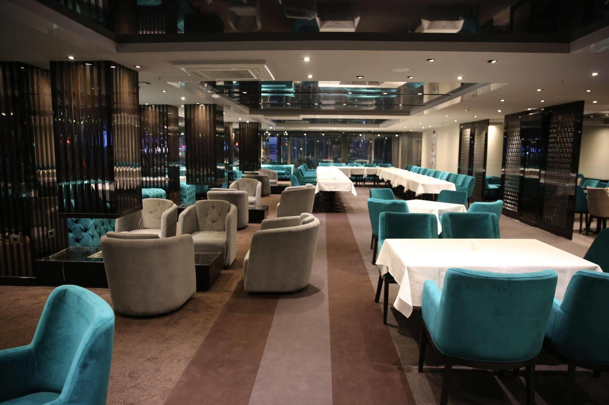 Atasehir Palace Hotel & Conference Estambul Exterior foto